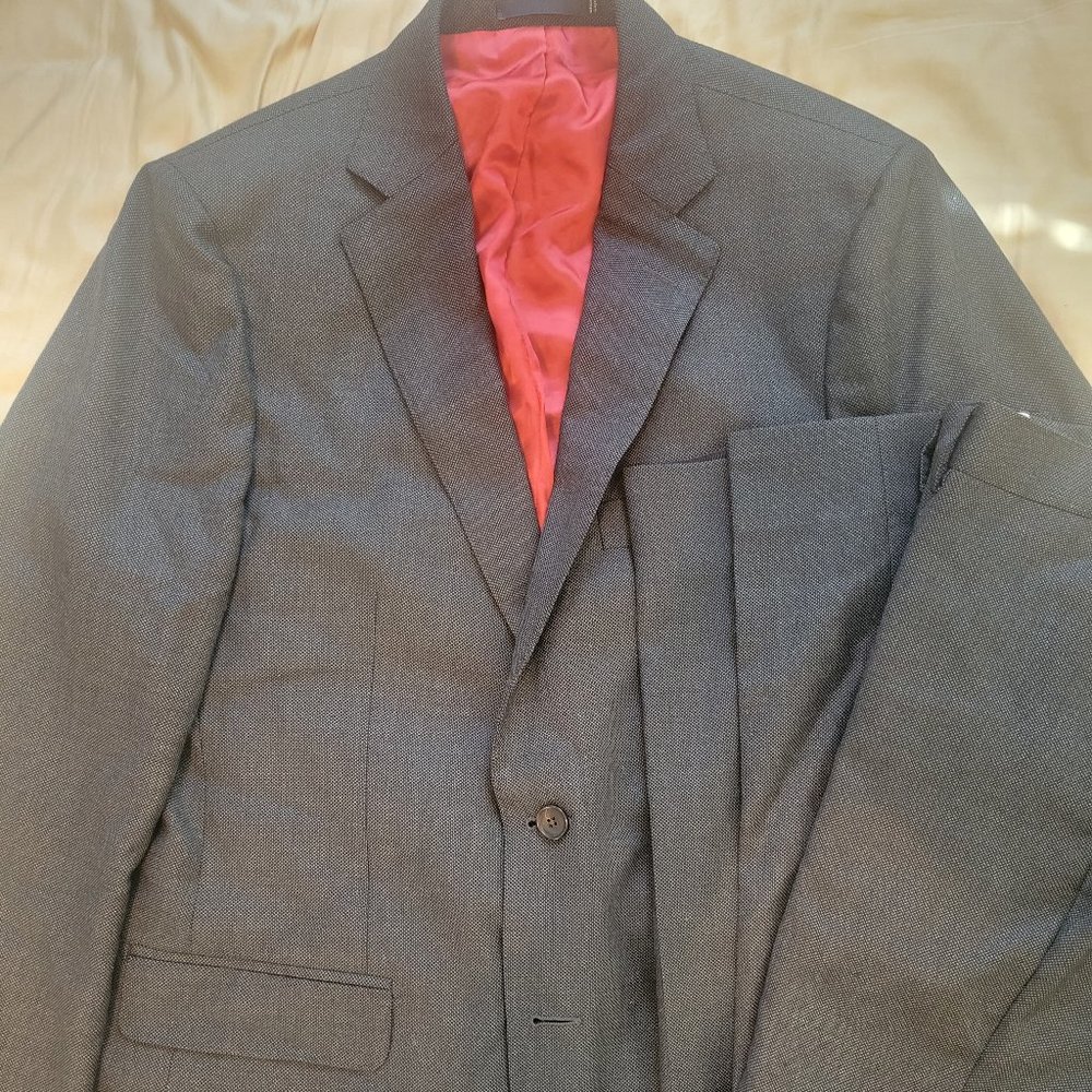 Suitsupply Charcoal Suit 42R